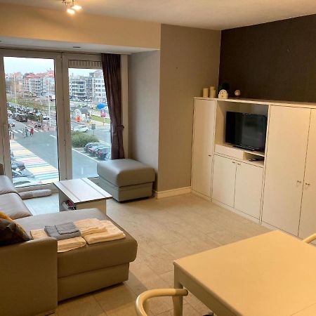 Studio Met Zeezicht Op Heldenplein Knokke-Heist Exterior foto