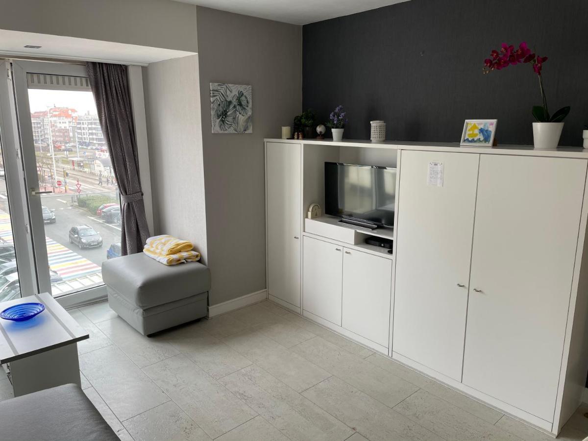 Studio Met Zeezicht Op Heldenplein Knokke-Heist Exterior foto
